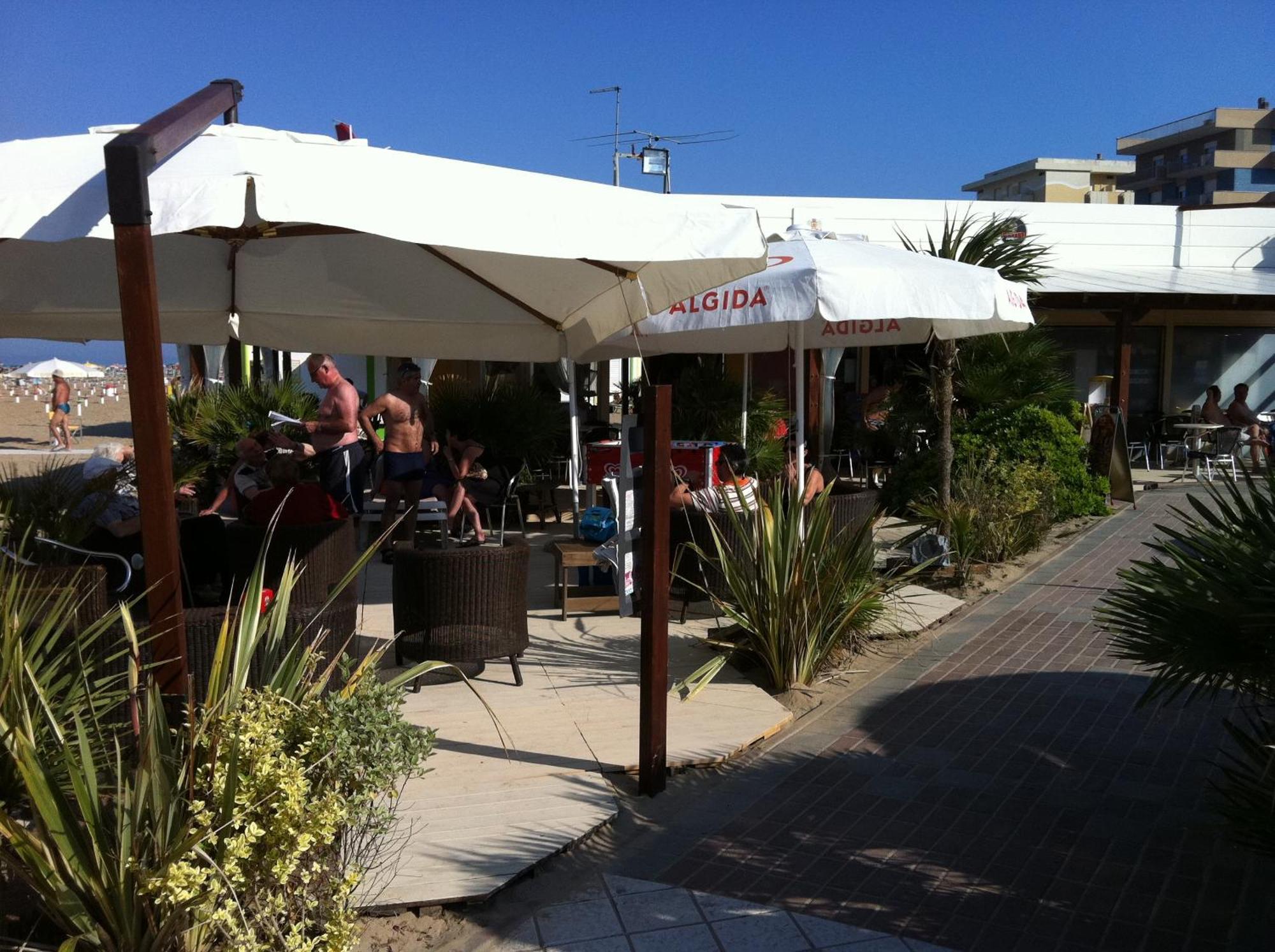 Viva Beach Hotel Rimini Exterior photo