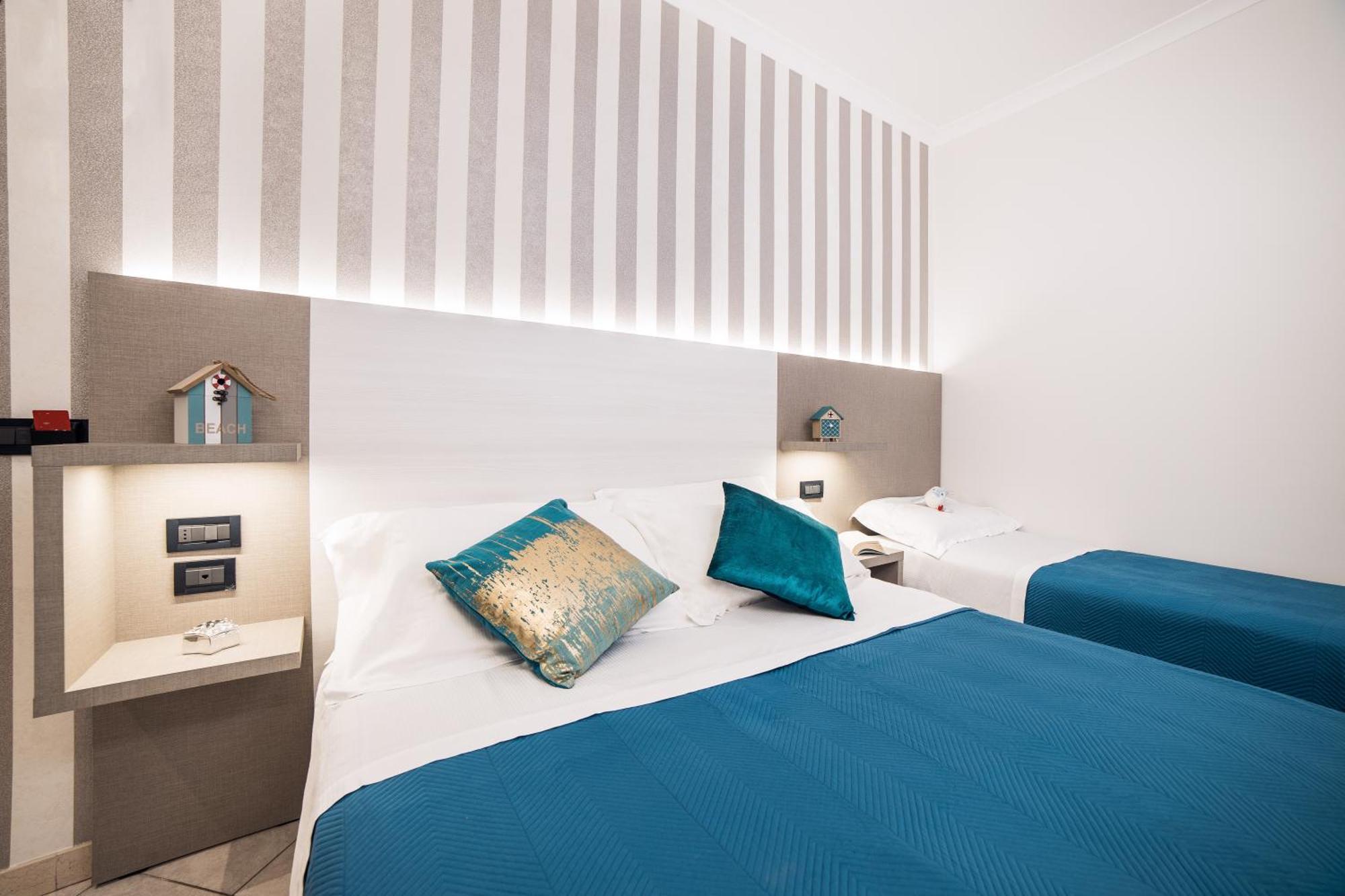Viva Beach Hotel Rimini Exterior photo