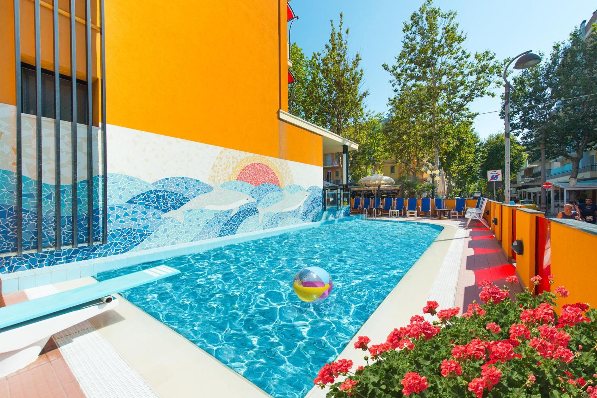 Viva Beach Hotel Rimini Exterior photo